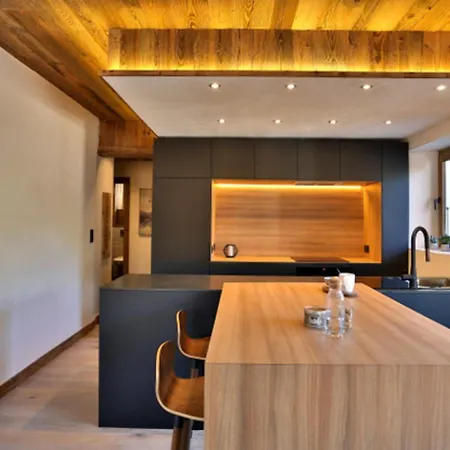 Spacious T3 With Balcony In The Center Of Town Megeve