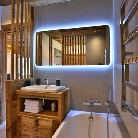 Spacious T3 With Balcony In The Center Of Town Megeve